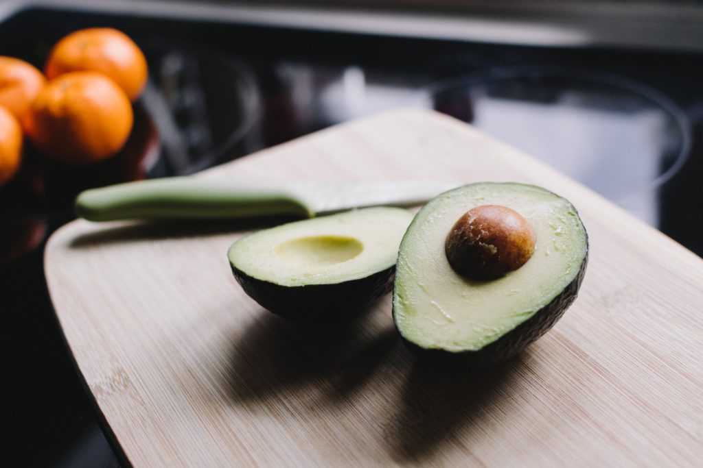 Avocado-Foto di Kelly Sikkema su Unsplash